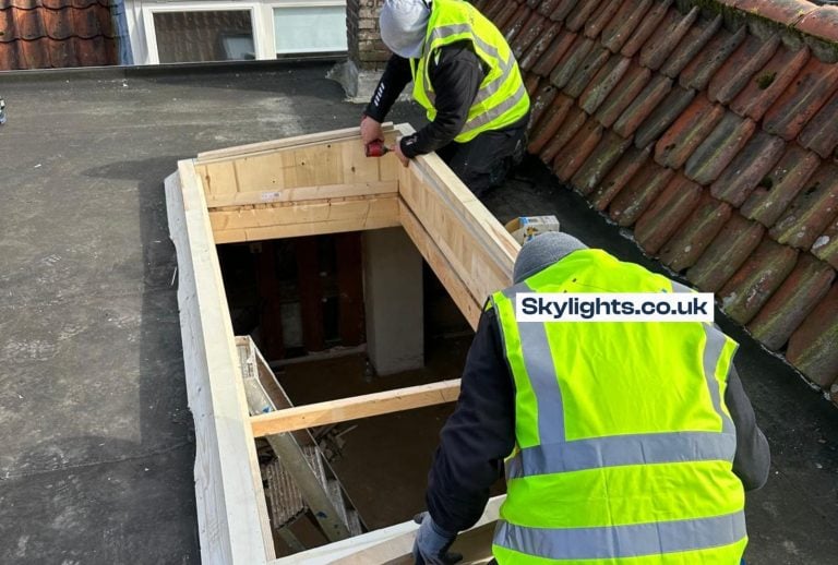installation-oa-a-skylight-flat-roof (3)